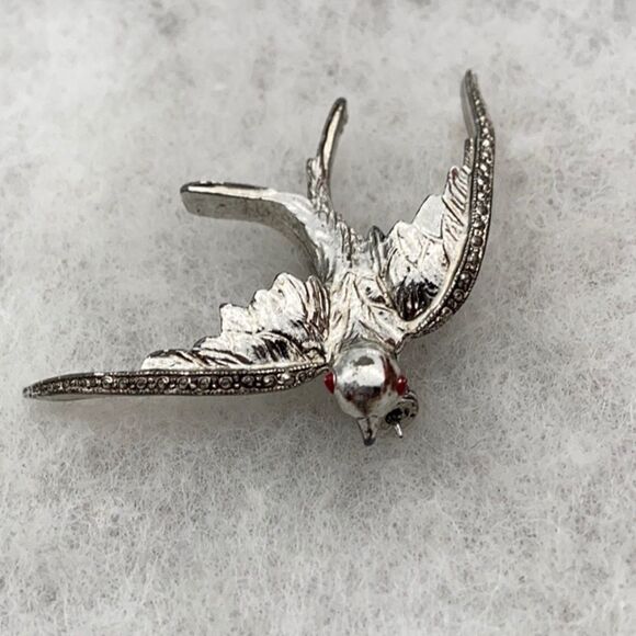 Vintage silver tone bird pin / brooch - Picture 1 of 8